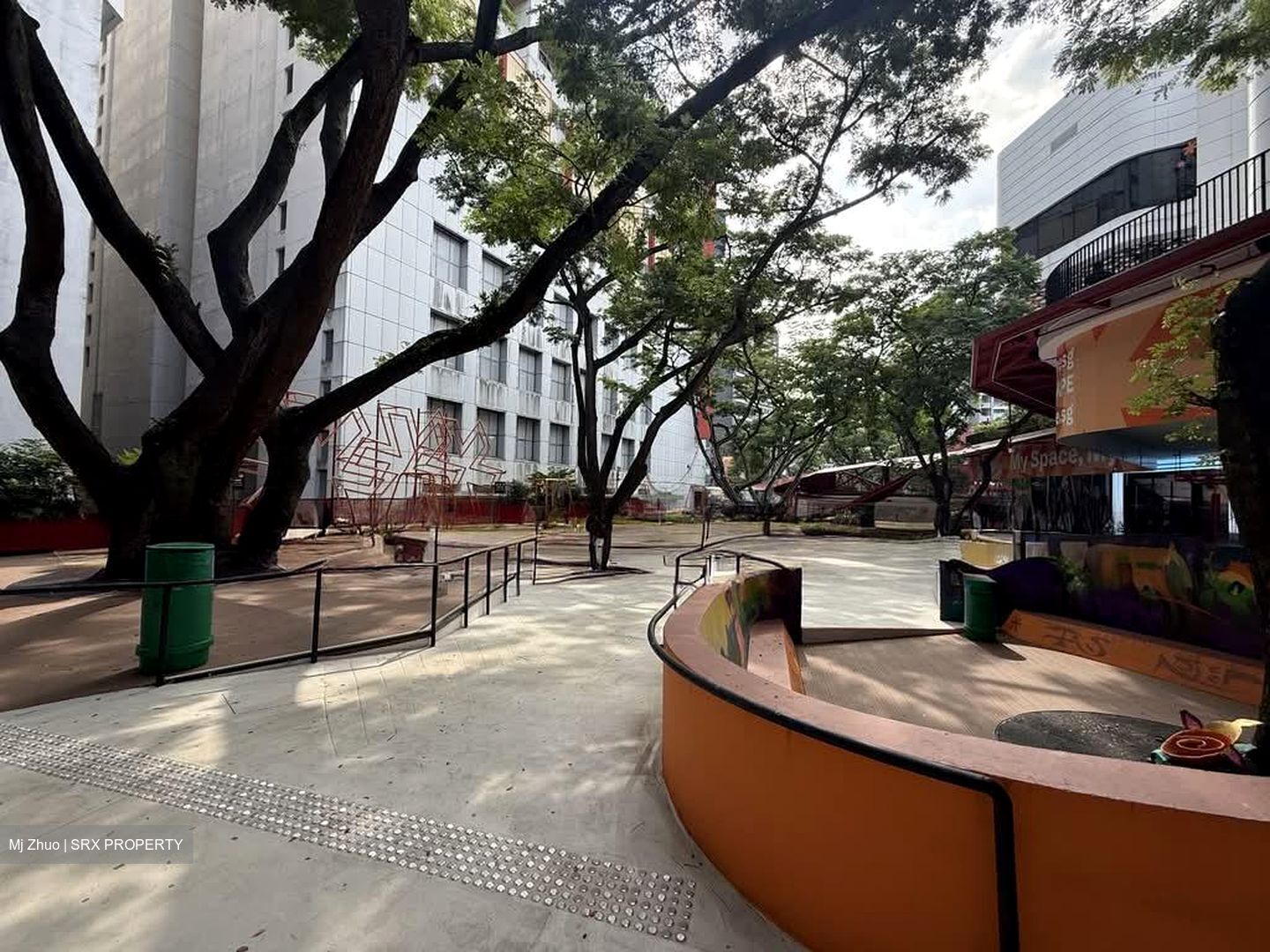 Scape (D9), Retail #590484581